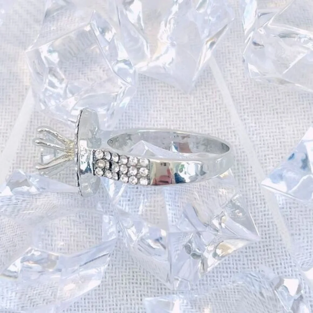 Crystal Rhinestone Ring Alloy Metal Round Love Size 7 Chic Gift NWOT